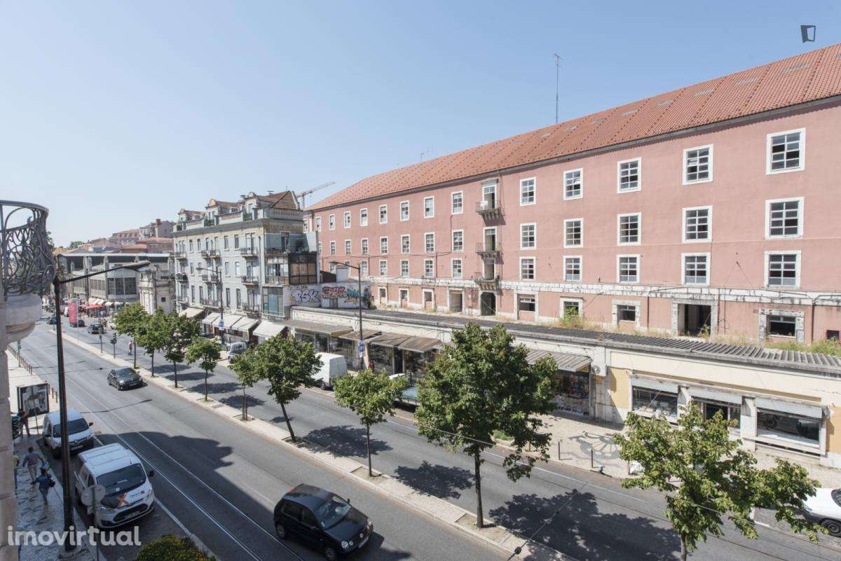 Quarto - localizado em Intendente Lisbon - Grande imagem: 4/17