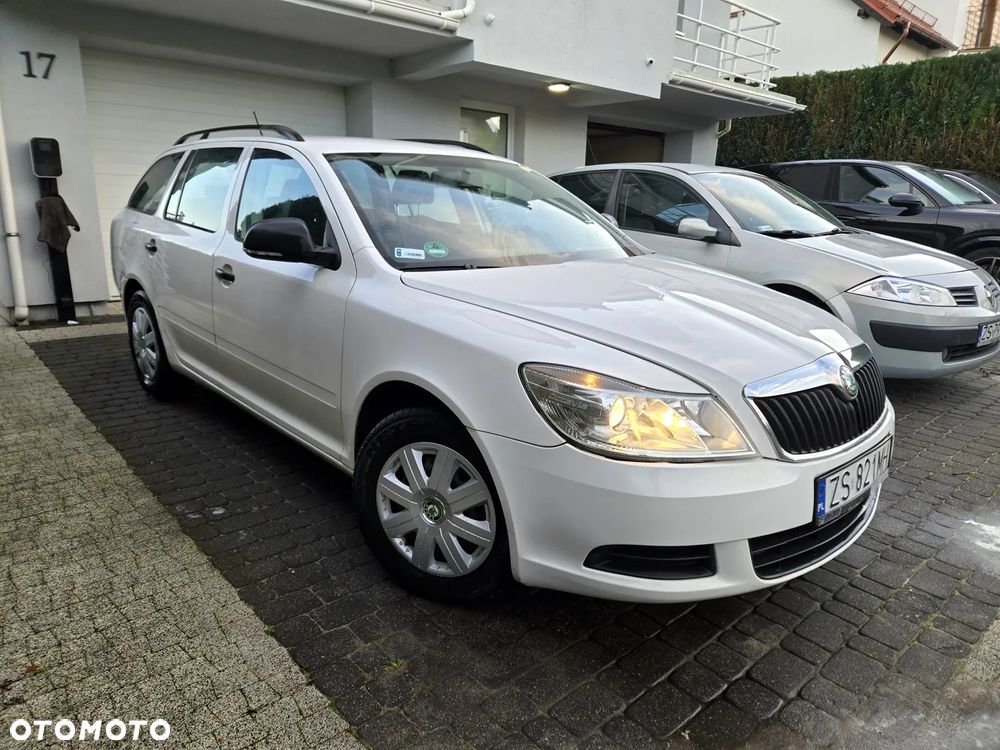 Skoda Octavia 1.6 TDI Ambiente - 2