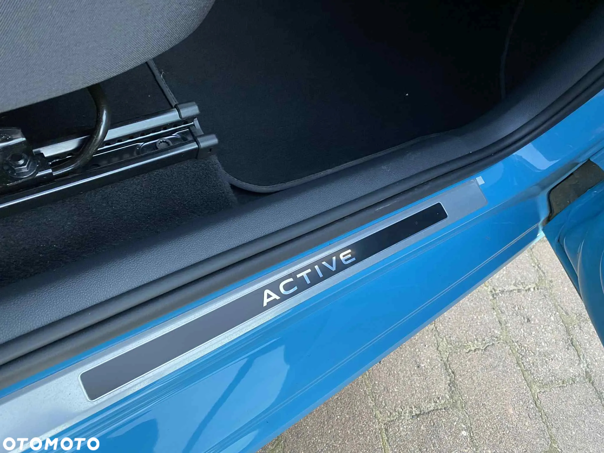 Volkswagen up! Active - 17
