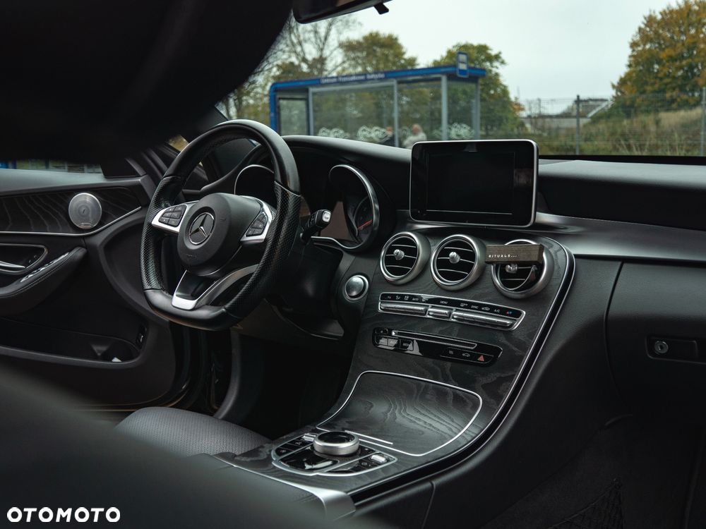 Mercedes-Benz Klasa C 250 9G-TRONIC - 35