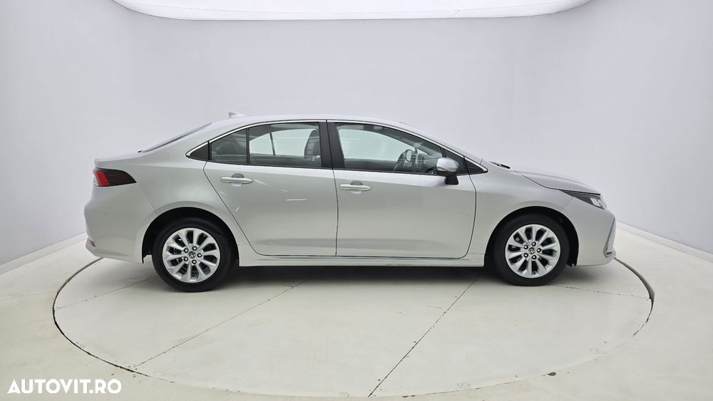 Toyota Corolla - 5