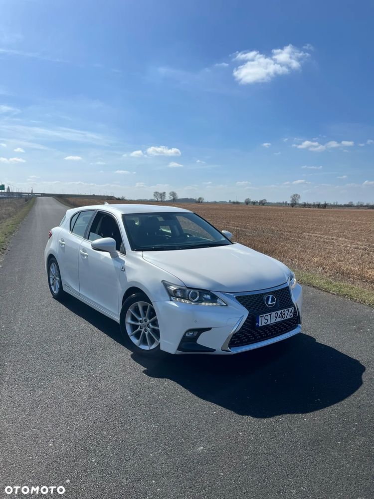 Lexus CT - 1