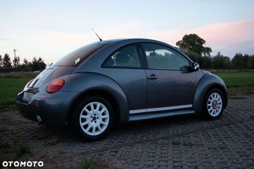 Volkswagen New Beetle - 2