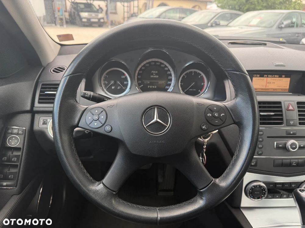 Mercedes-Benz Klasa C 350 CDI DPF 7G-TRONIC Avantgarde - 27