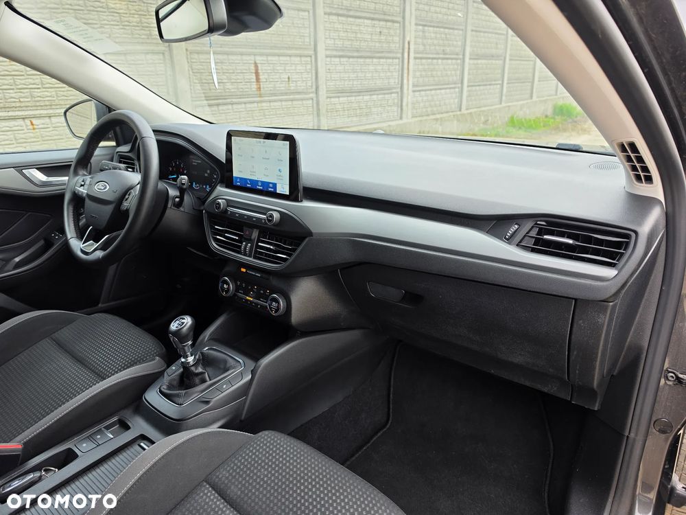 Ford Focus SW 1.0 EcoBoost S&S COOL&CONNECT - 10
