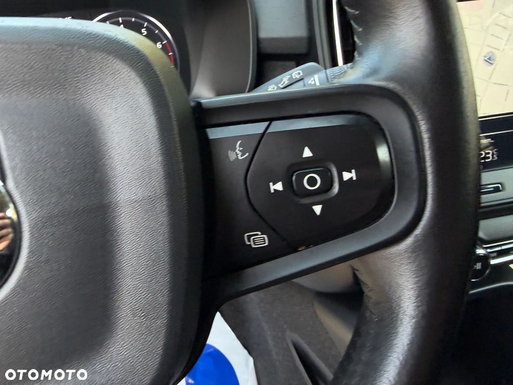 Volvo XC 40 T3 Momentum - 26