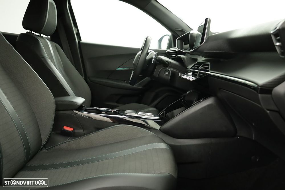 Peugeot 2008 1.2 PureTech Allure Pack EAT8 - 22