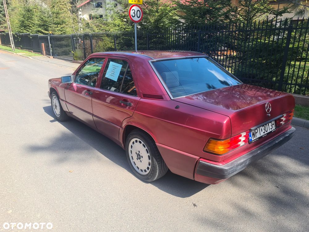 Mercedes-Benz W201 (190) - 4