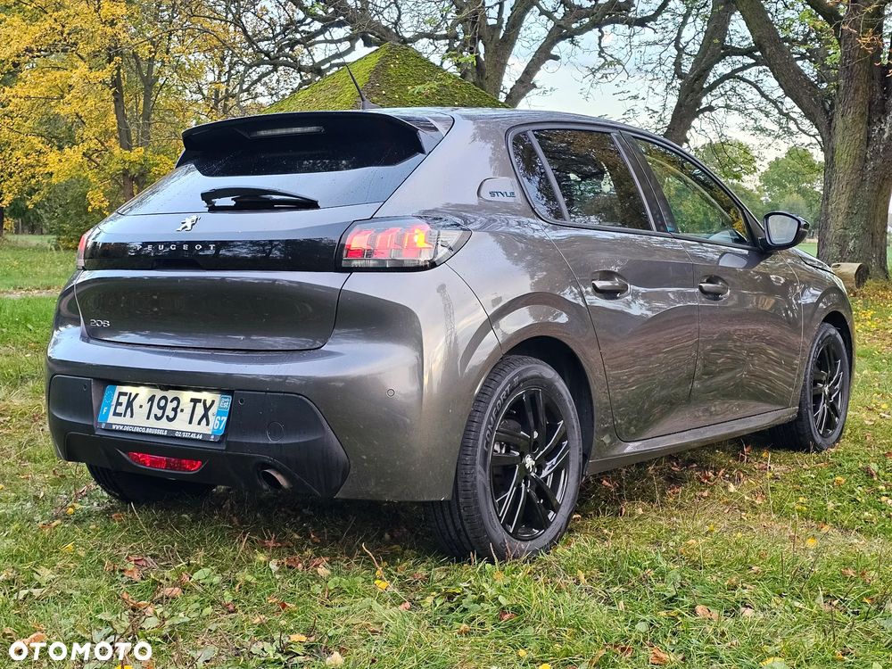 Peugeot 208 - 4