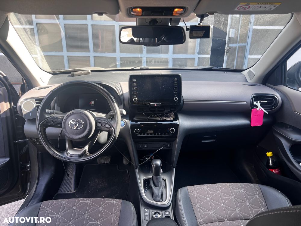 Toyota Yaris Cross 1.5 VVT-i HSD 4x4 Exclusive Premiere - 9