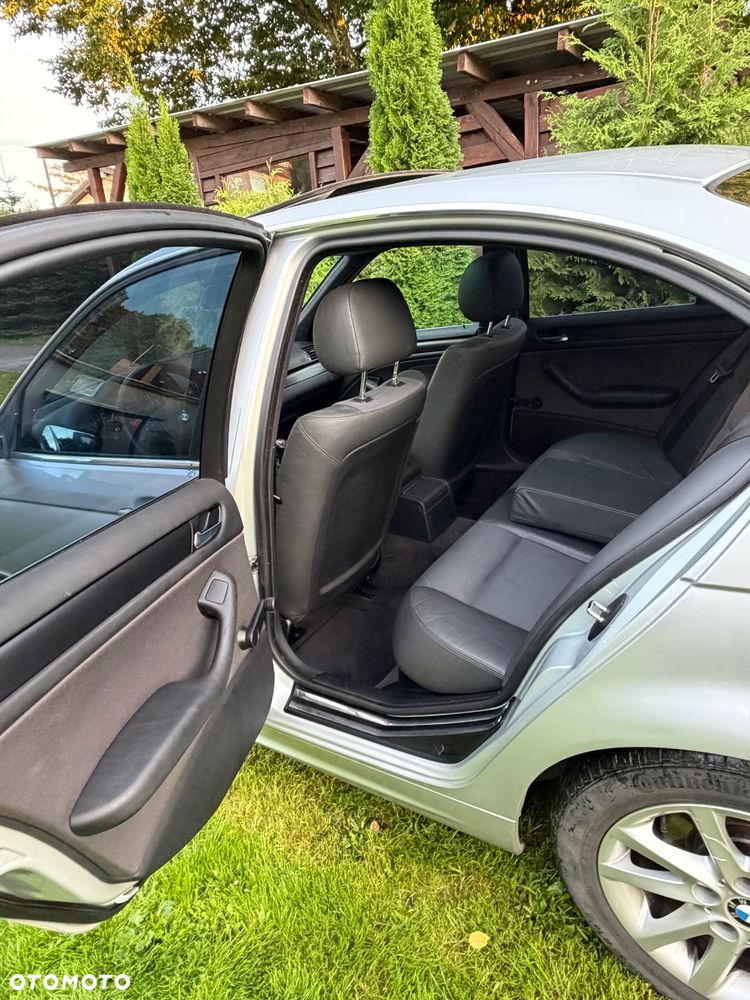BMW Seria 3 318i - 25