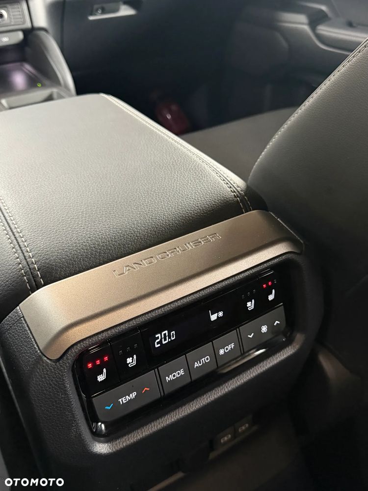 Toyota Land Cruiser LC 2.8 D-4D Executive - 33