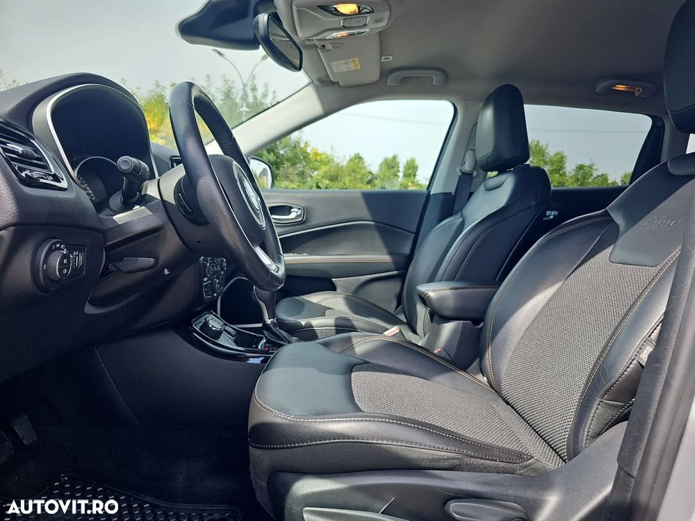Jeep Compass - 24