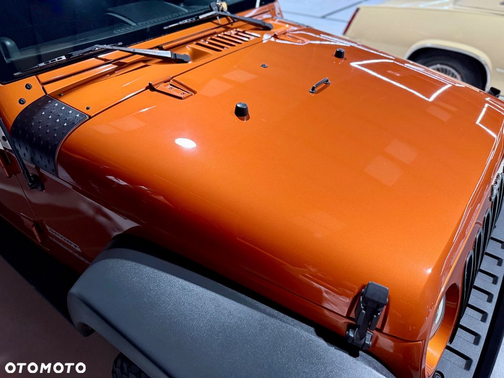 Jeep Wrangler 3.8 Sahara - 11