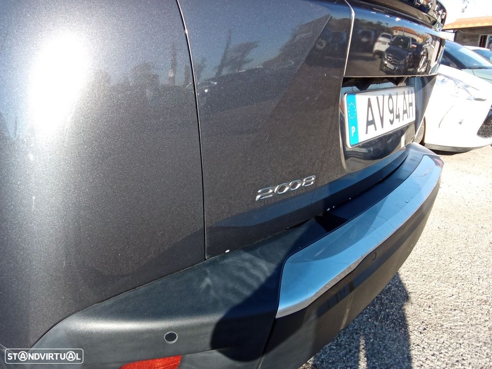Peugeot 2008 1.2 PureTech Active - 8