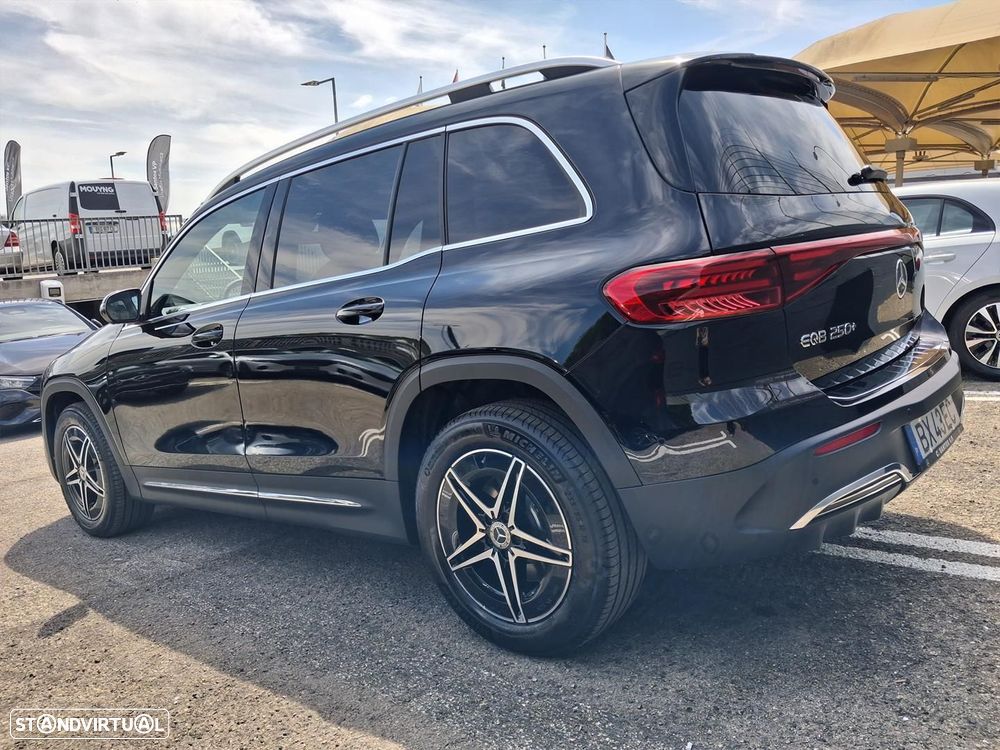 Mercedes-Benz EQB - 8