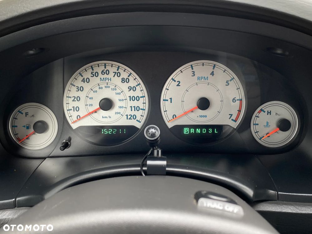 Chrysler Town & Country 3.8 - 16