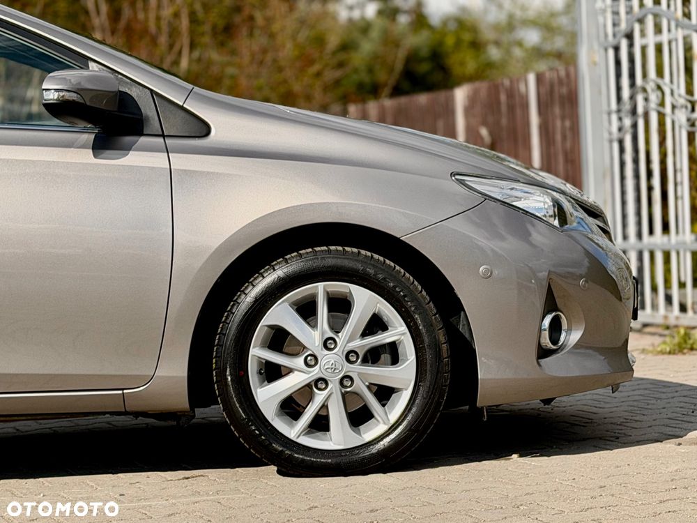 Toyota Auris 1.4 D-4D Life Plus - 5