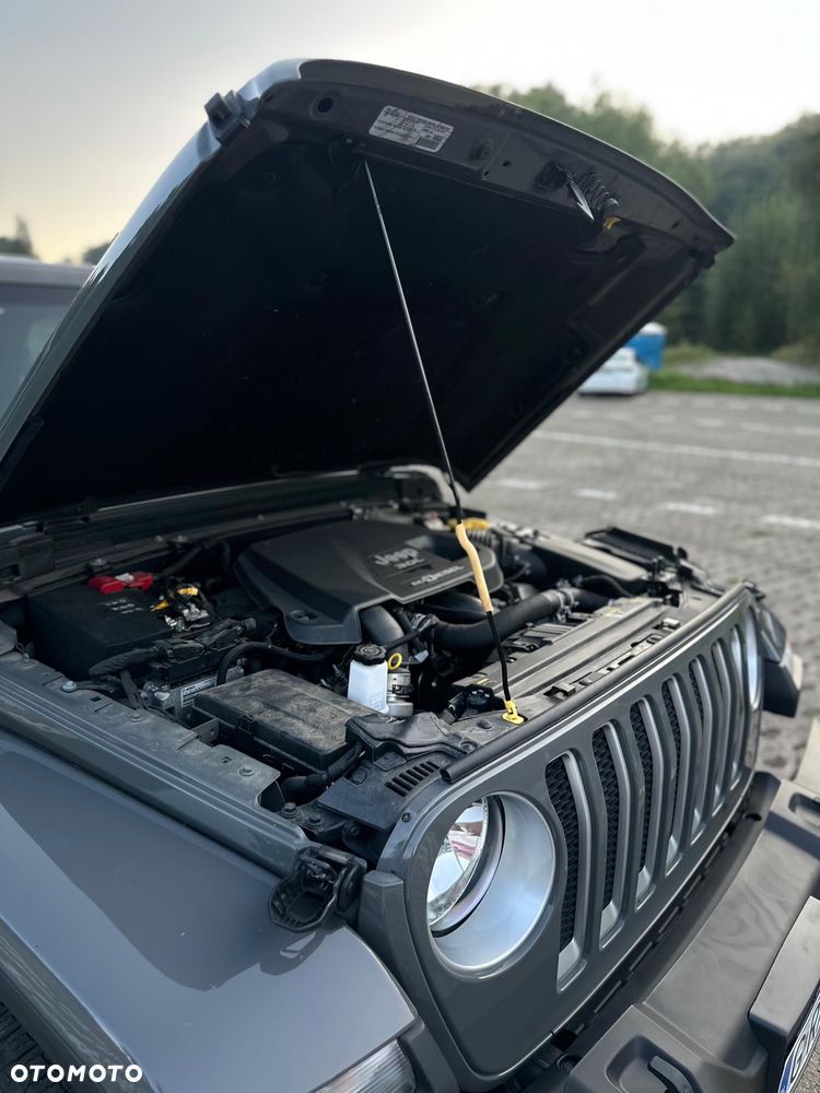 Jeep Wrangler - 12