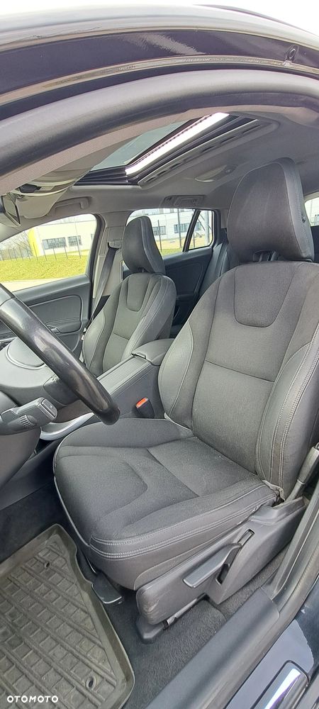 Volvo V60 D3 Geartronic Momentum - 17
