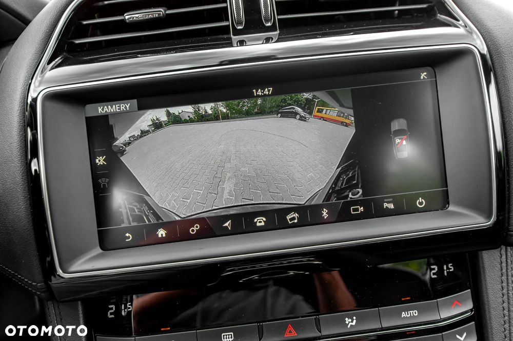Jaguar F-Pace D200 AWD R-Dynamic S - 28