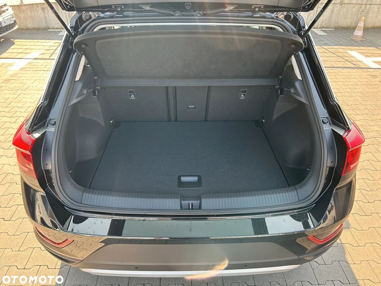 Volkswagen T-Roc - 18