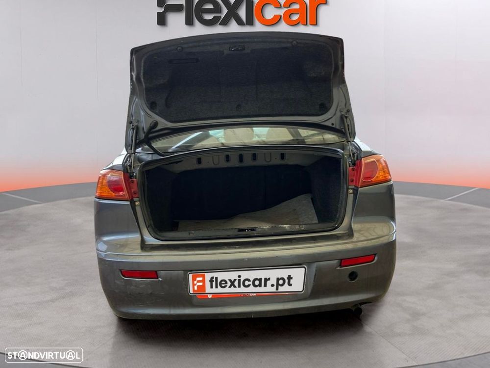 Mitsubishi Lancer 1.5 Invite - 9