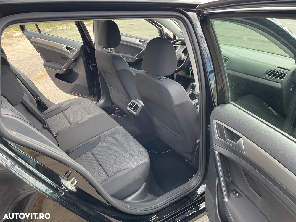 Volkswagen Golf 1.6 TDI BlueMotion Comfortline - 12