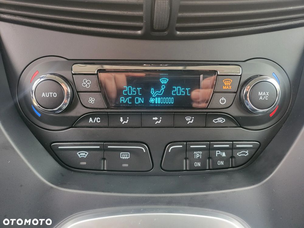 Ford Grand C-MAX 2.0 TDCi Titanium - 24