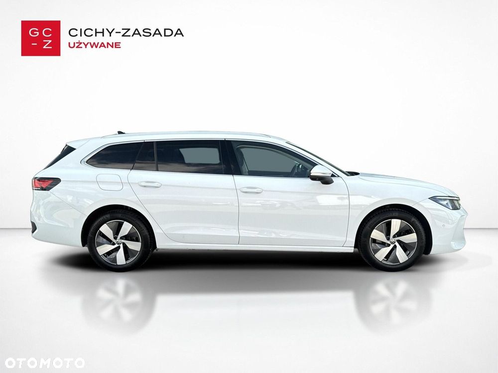 Volkswagen Passat - 4