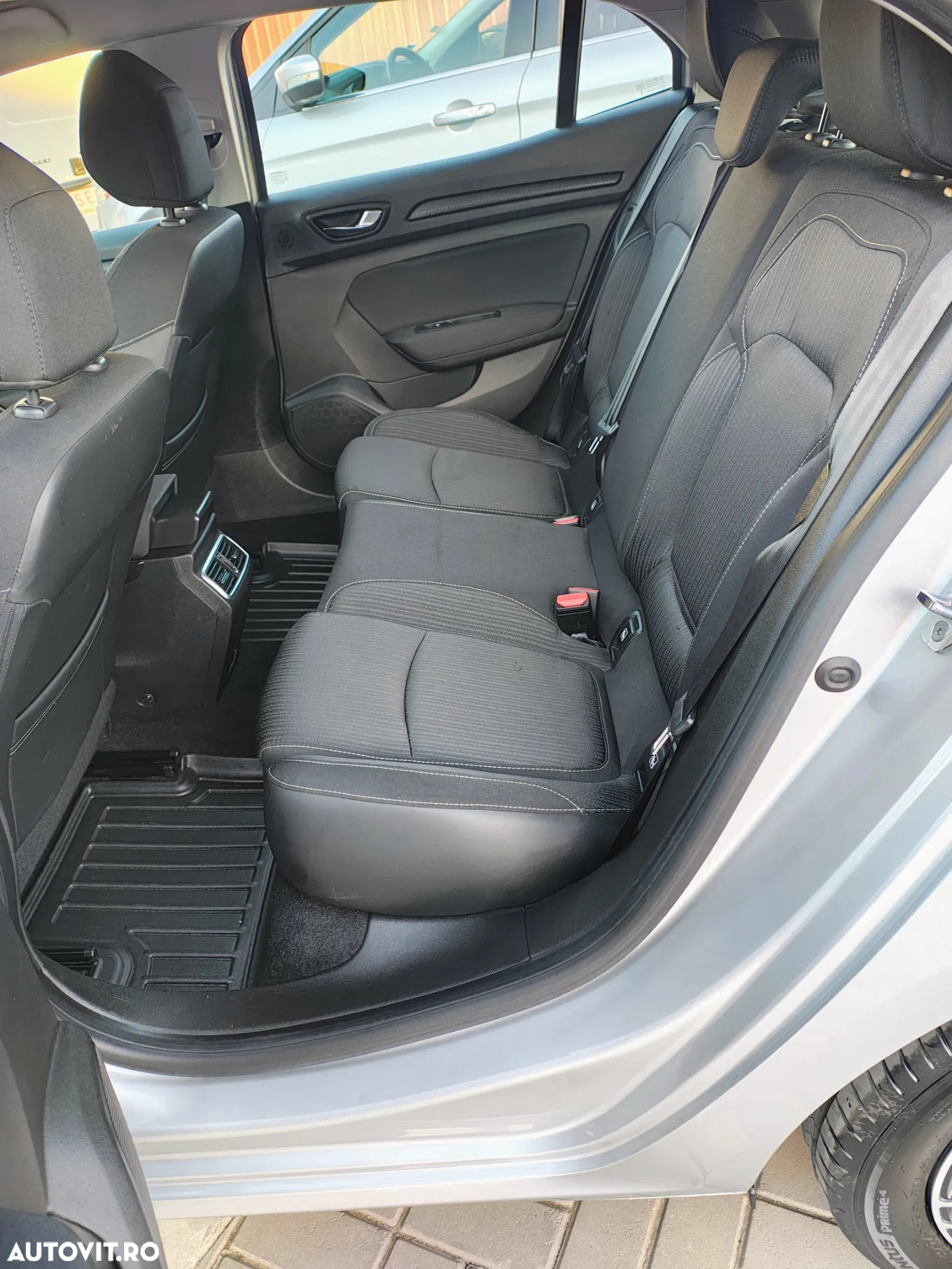 Renault Megane BLUE dCi Business - 25
