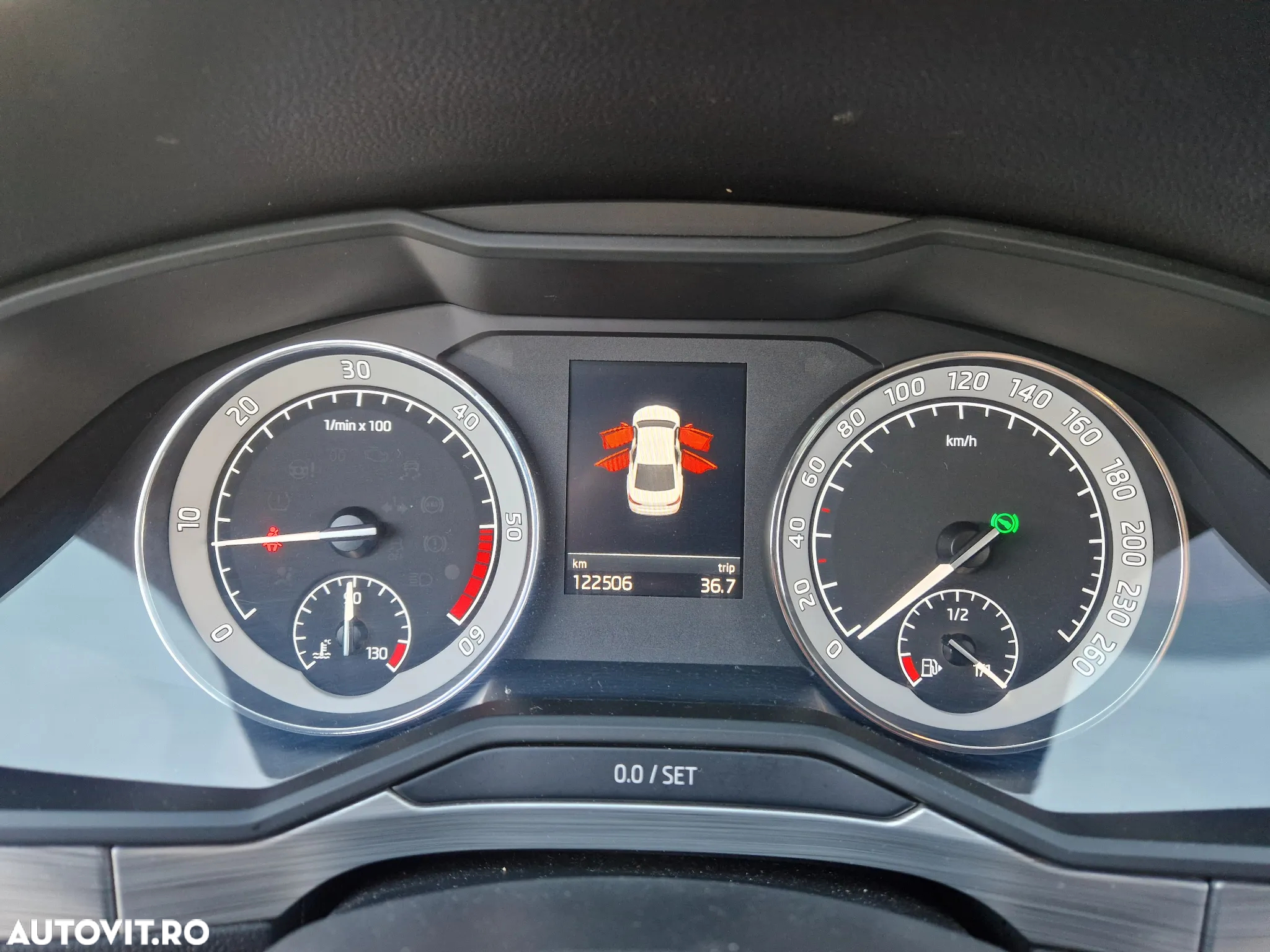 Skoda Superb 2.0 TDI DSG Ambition - 11