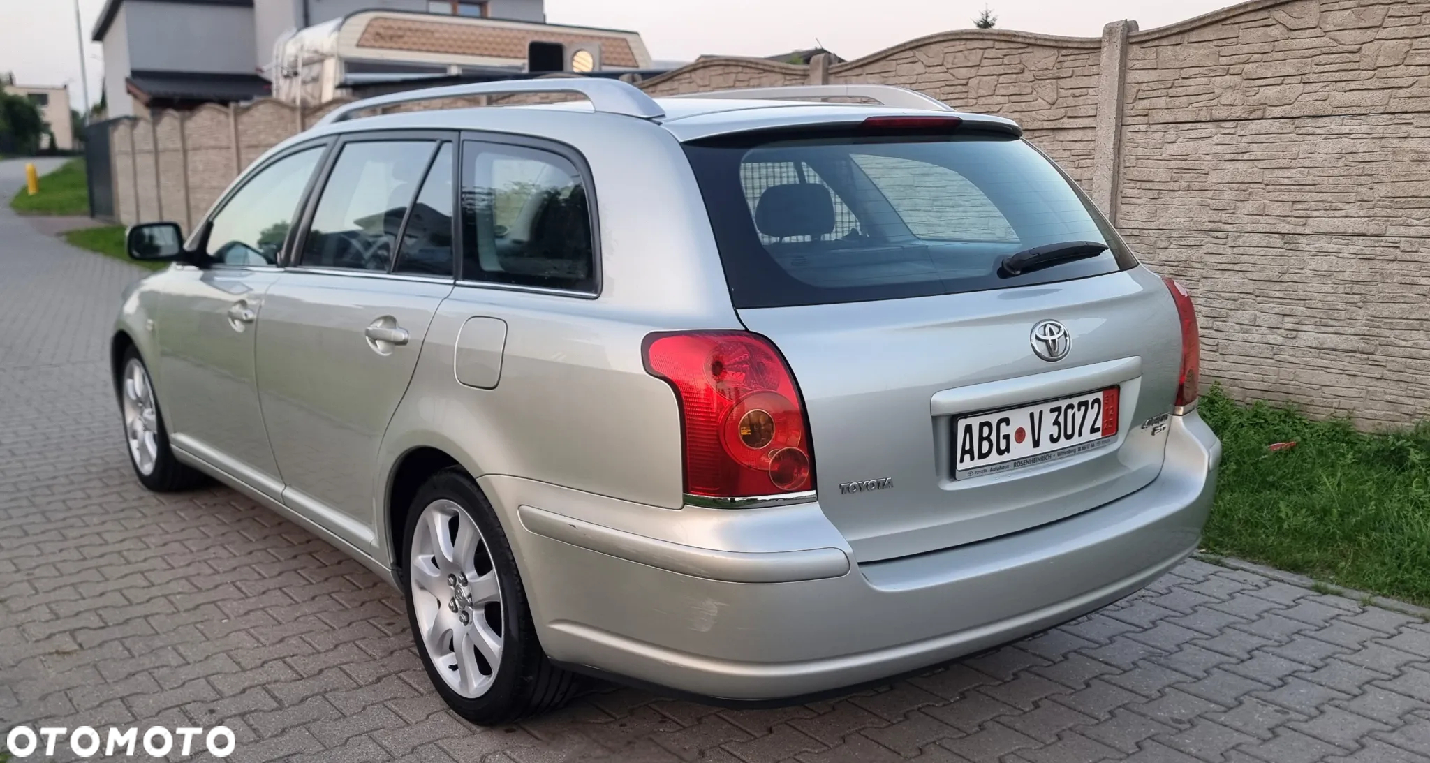 Toyota Avensis - 11