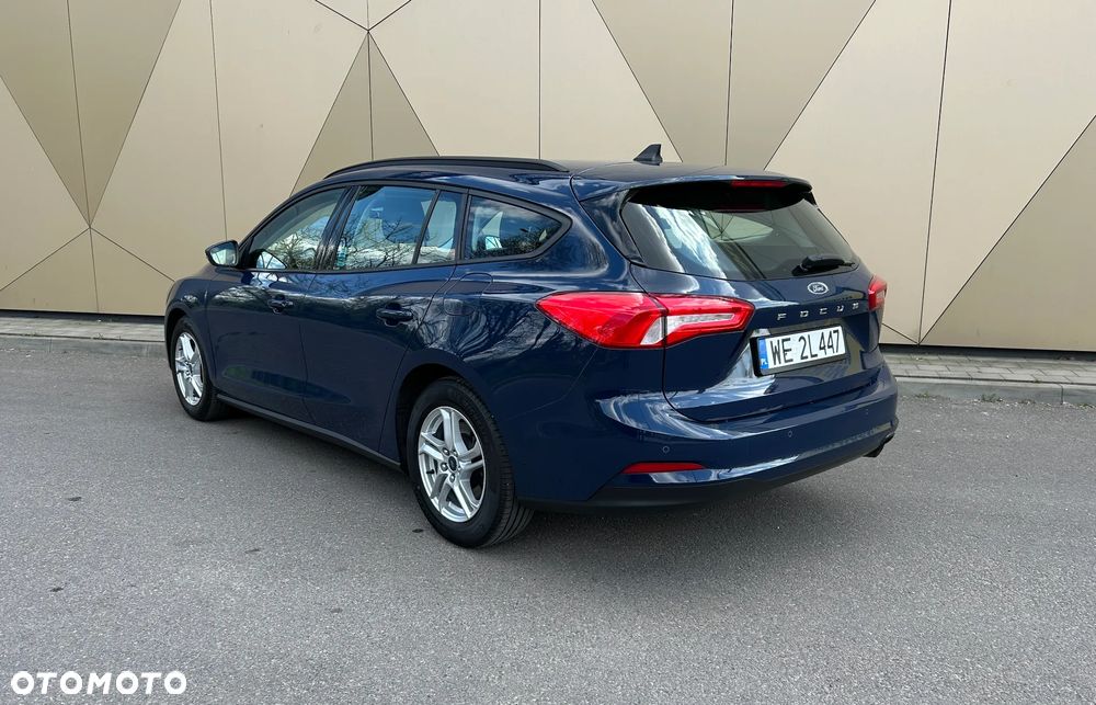 Ford Focus 1.0 EcoBoost Trend - 17