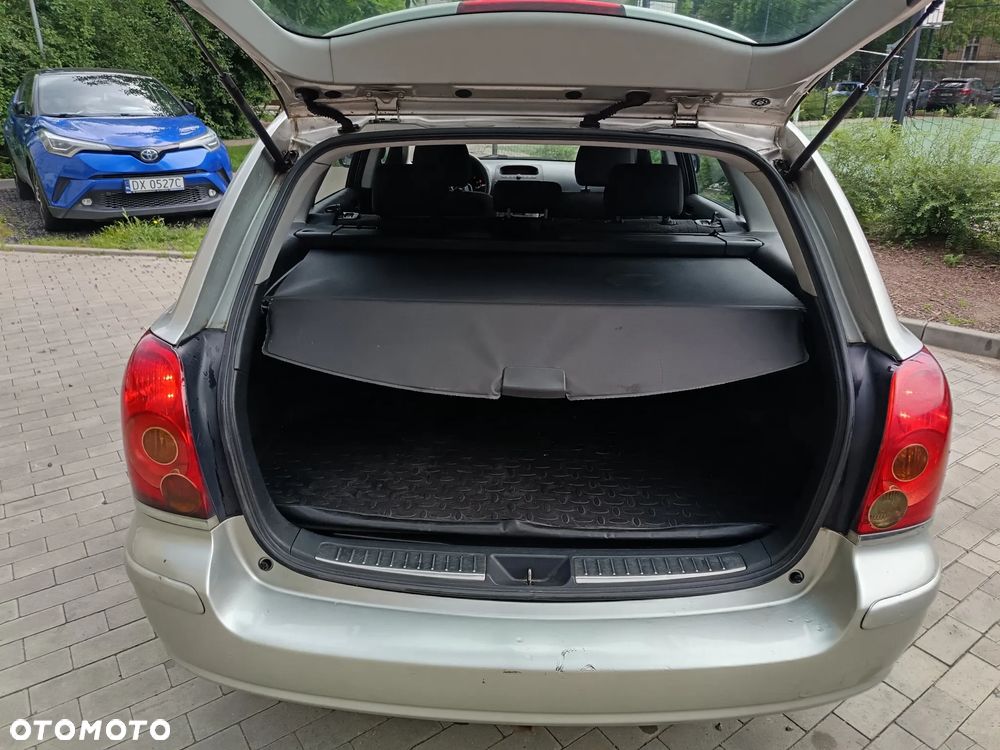 Toyota Avensis 2.0 D-4D Sol - 5