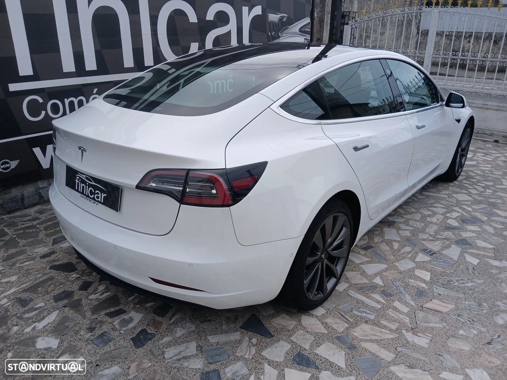Tesla Model 3 - 7
