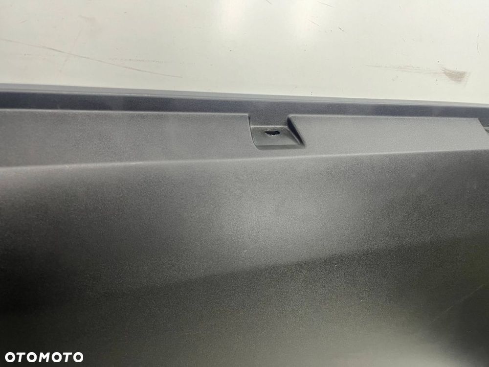 Listwa Iveco Daily 4 IV 14r.- lewa boczna środkowa nakładka karoseryjna za drzwiami kierowcy - 9