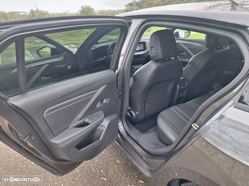 Opel Astra 1.5 D GS Line Aut. - 15