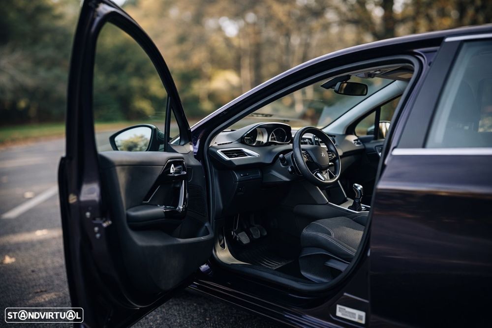 Peugeot 208 1.6 BlueHDi Allure - 4