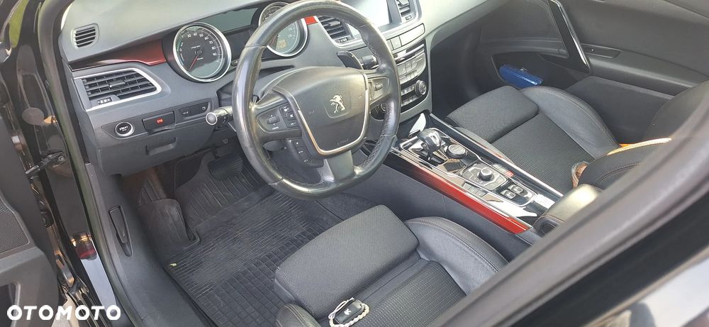 Peugeot 508 RXH Hybrid4 - 15