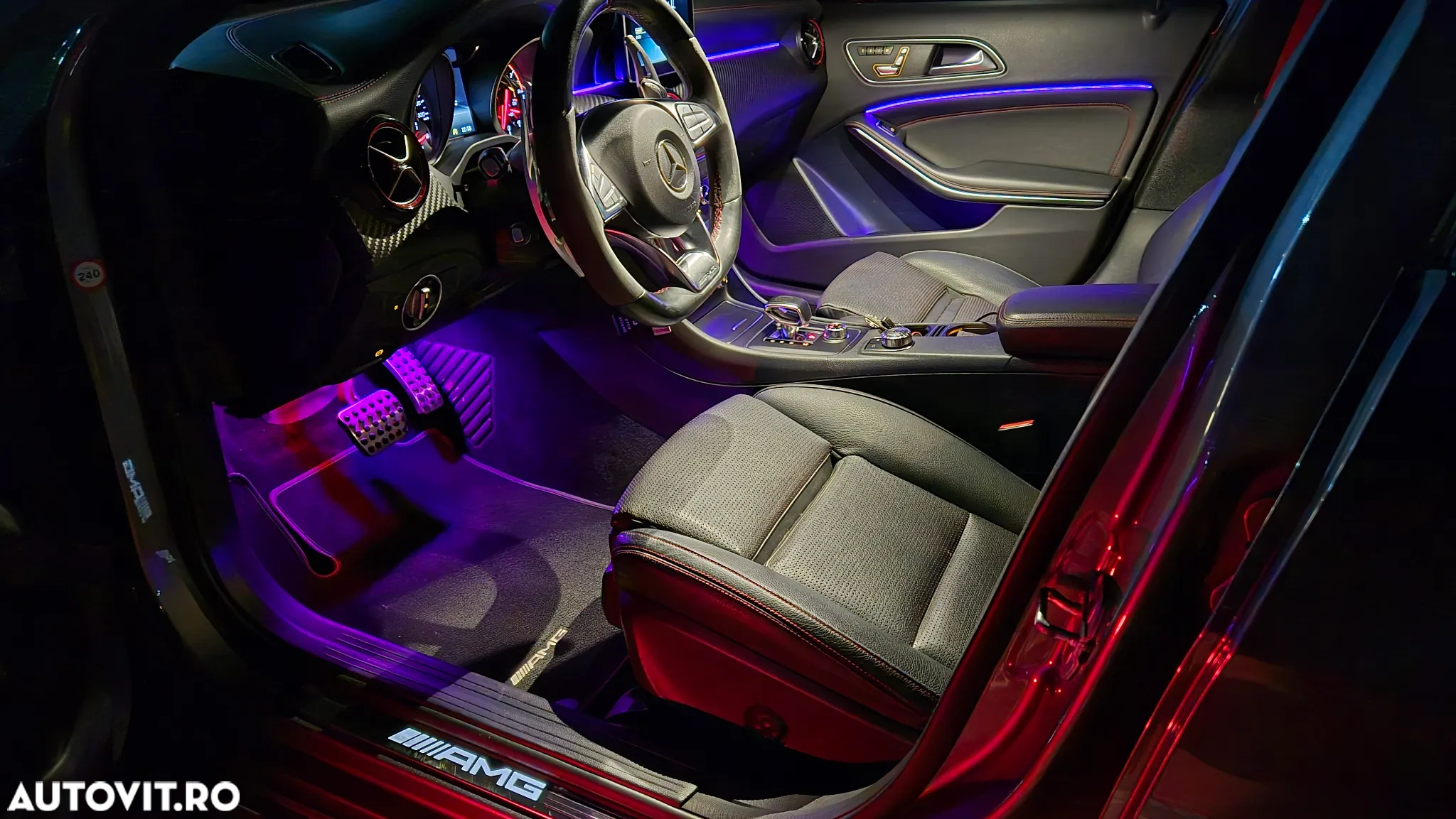 Mercedes-Benz A AMG 45 4Matic AMG Speedshift 7G-DCT - 38