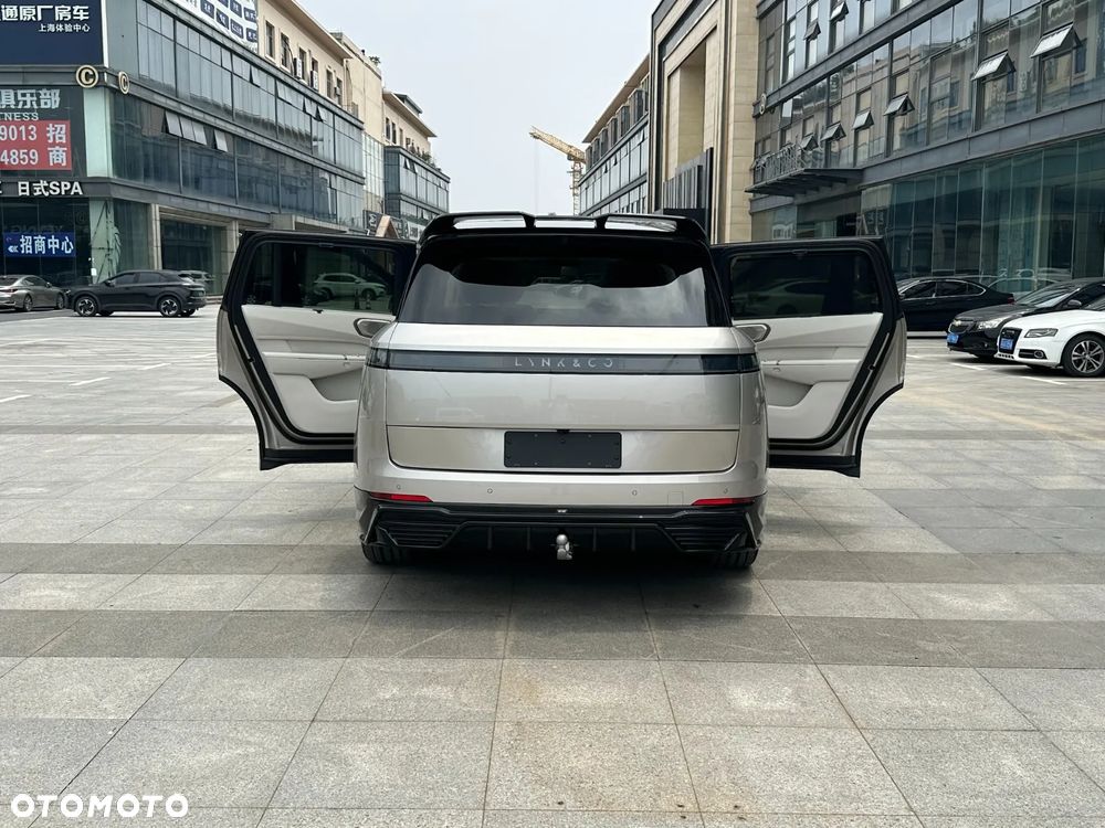 Lynk & Co 900 - 26