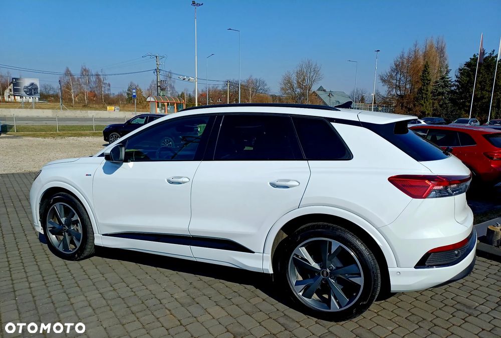 Audi Q4 e-tron - 2