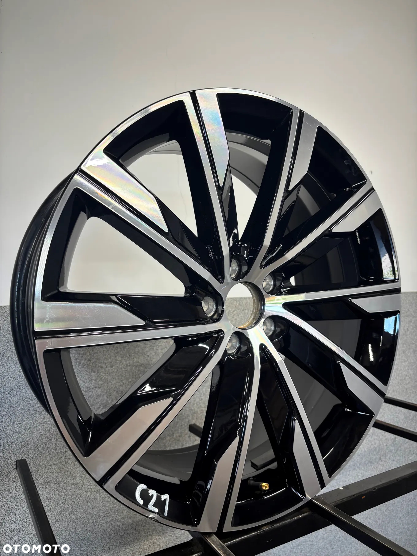 1 FELGA ALU. VOLVO V60,S60 R-GESIGN 20'' 8J ET45 - 2
