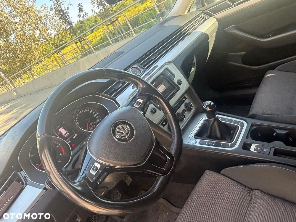 Volkswagen Passat Variant 2.0 TDI BMT Trendline - 6