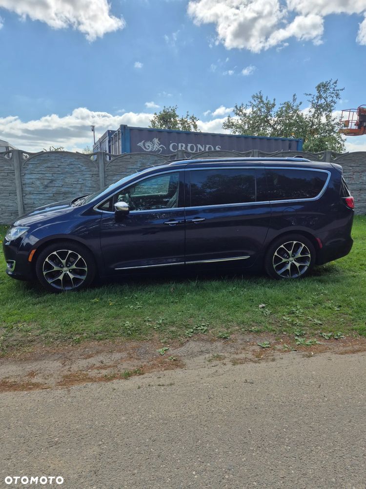 Chrysler Pacifica - 15