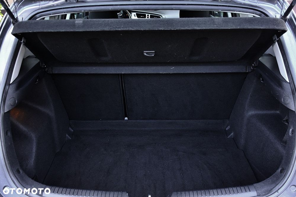 Kia Ceed 1.4 L - 27