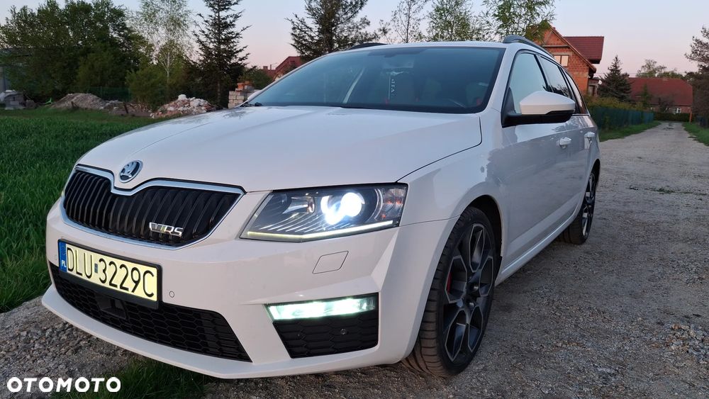 Skoda Octavia 2.0 TDI DSG RS - 1