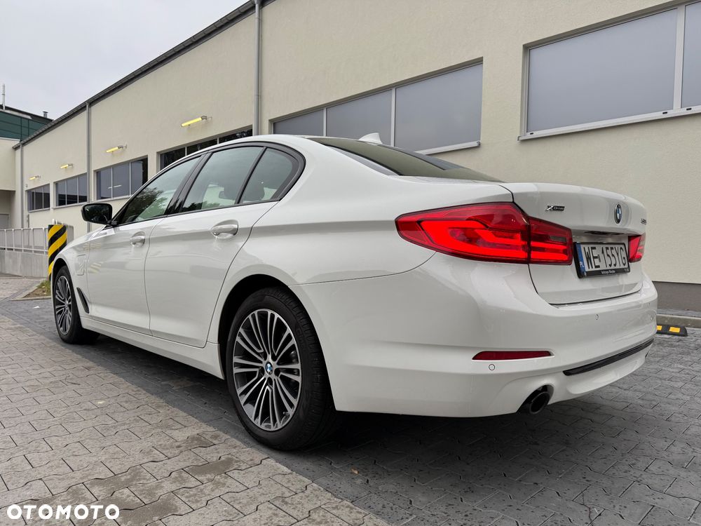 BMW Seria 5 530e iPerformance xDrive Sport Line sport - 9