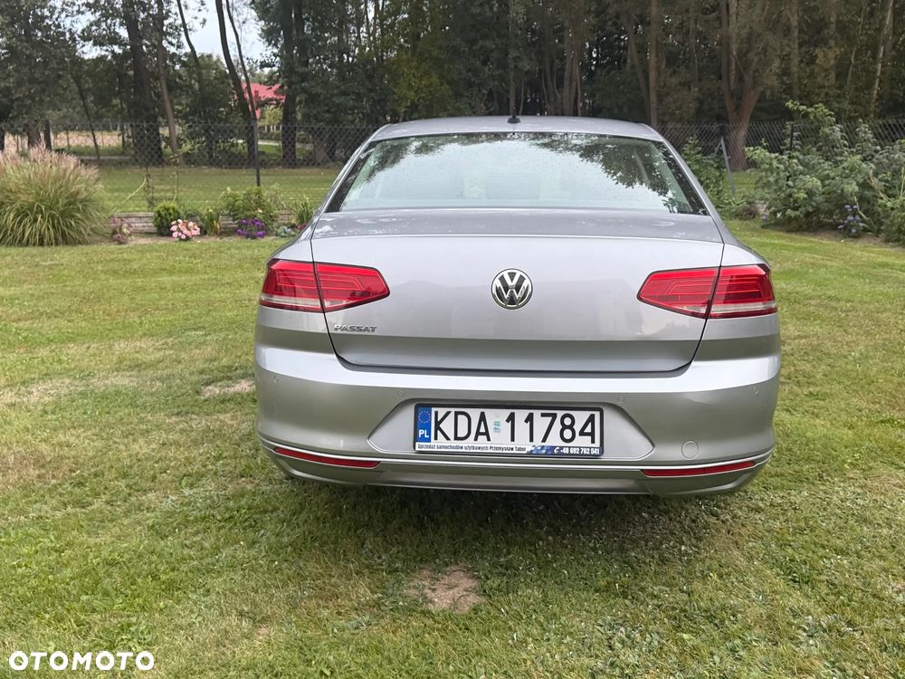 Volkswagen Passat - 8